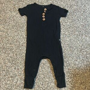 Posh Peanut one piece, EUC 9-12 month